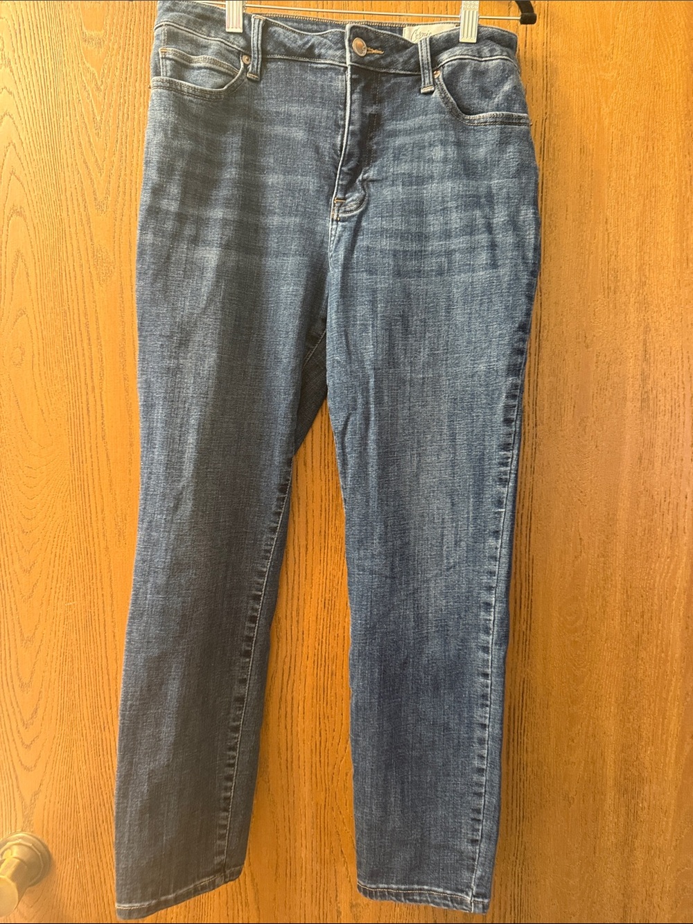 Women's Straight-Leg Jeans in Medium Blue Wash